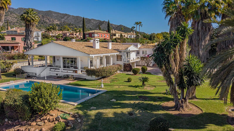 Villa en venta en Marbella, Málaga