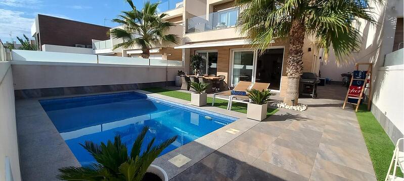 Villa for sale in San Pedro del Pinatar, Murcia