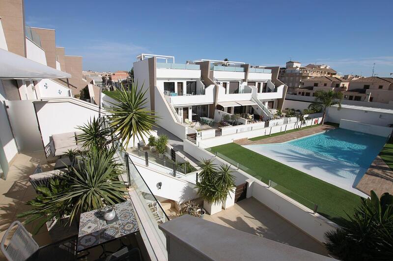 Stadthaus zu verkaufen in Pilar de la Horadada, Alicante