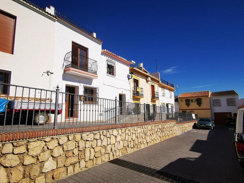 Townhouse for sale in Periana, Málaga