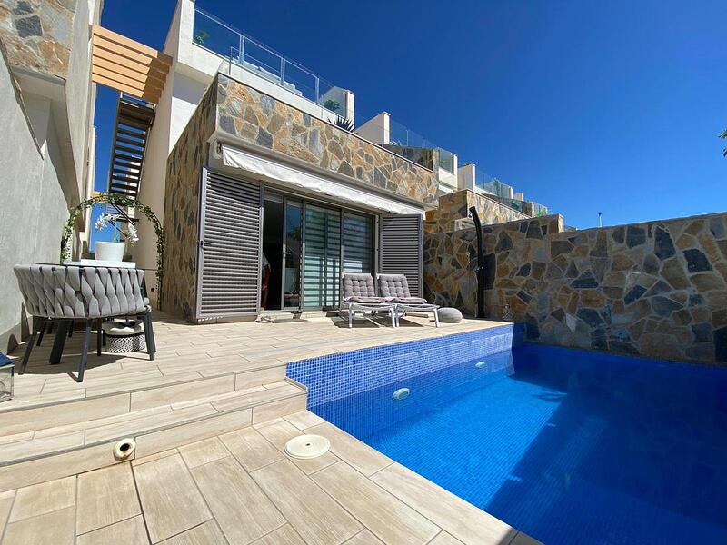 Villa for sale in Los Alcazares, Murcia