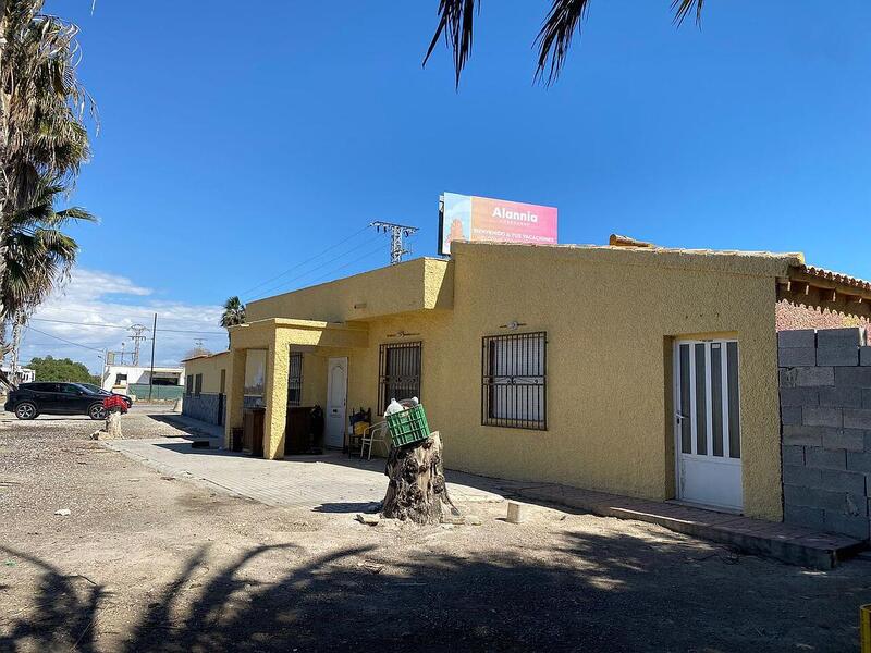 6 Cuarto Local Comercial en venta