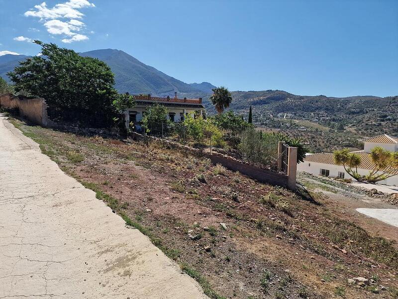 Villa for sale in Alcaucin, Málaga