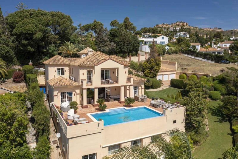 Villa en venta en Benahavis, Málaga