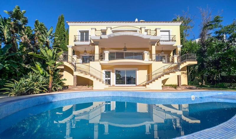 Villa en venta en Benahavis, Málaga