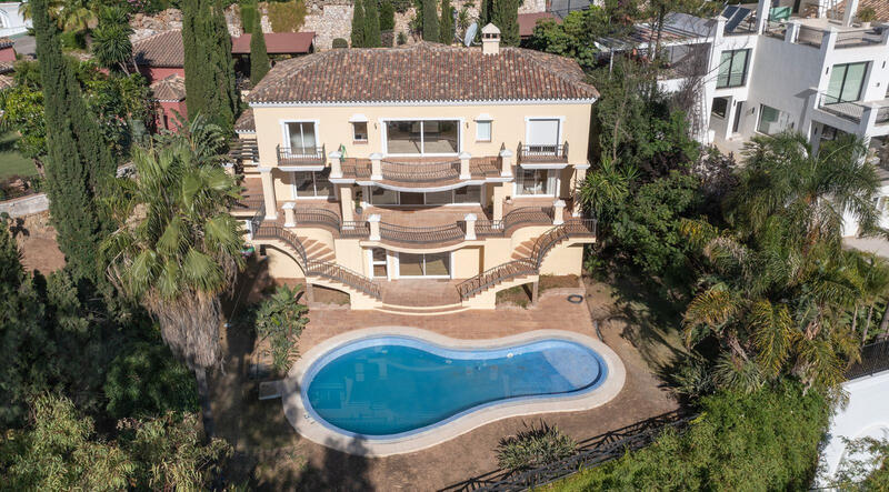 6 bedroom Villa for sale