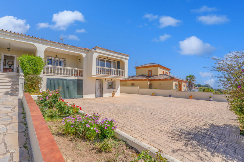 5 bedroom Villa for sale