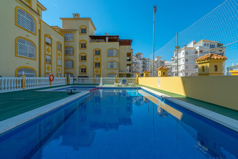 6 bedroom Apartment for sale