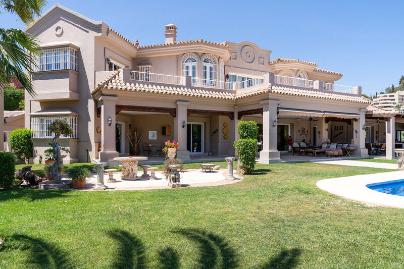 Villa à vendre dans Nueva Andalucia, Málaga