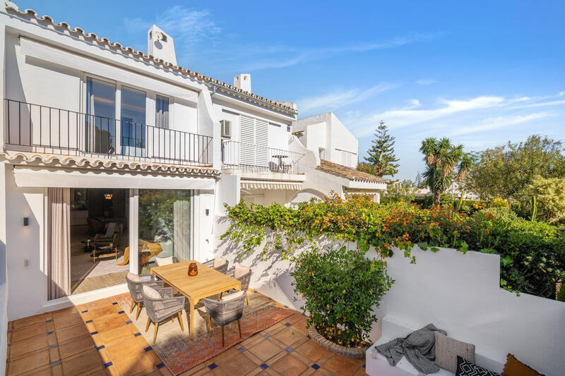 Maison de Ville à vendre dans Nueva Andalucia, Málaga