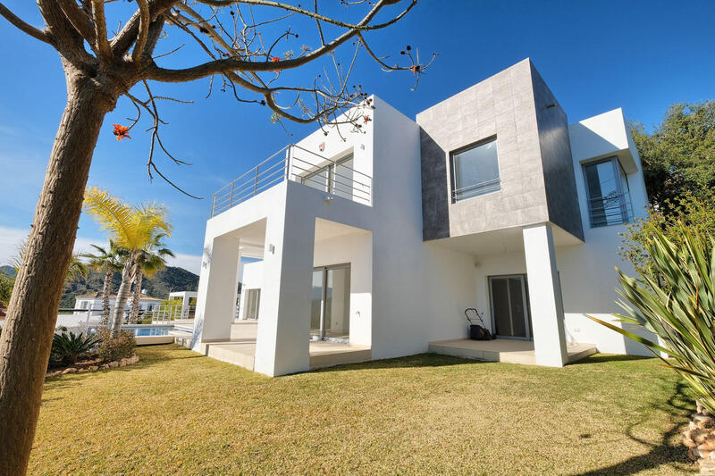 4 Cuarto Villa en venta