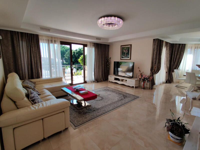 5 bedroom Villa for sale