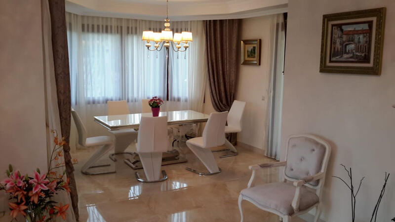 5 bedroom Villa for sale