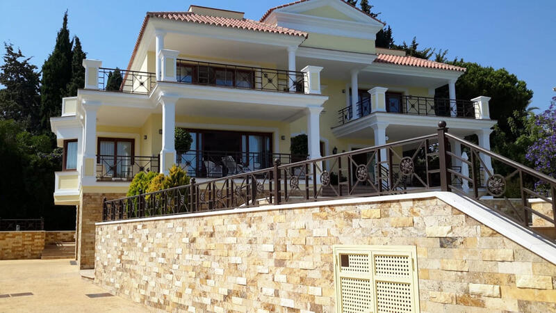 5 bedroom Villa for sale