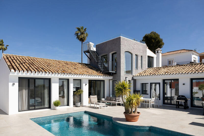 Villa til salg i Estepona, Málaga