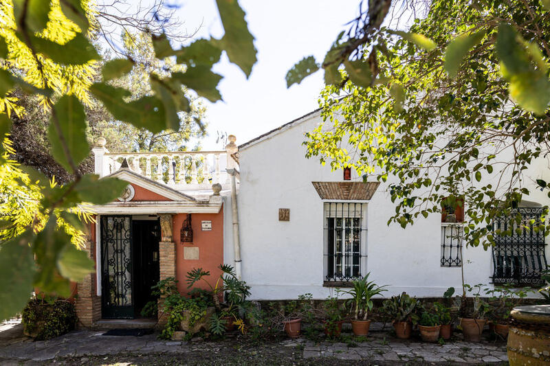 9 Cuarto Casa de Campo en venta