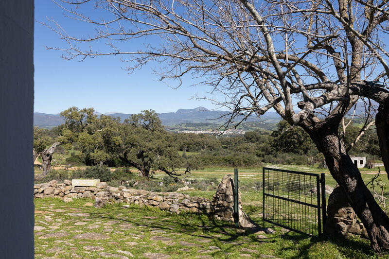 9 Cuarto Casa de Campo en venta