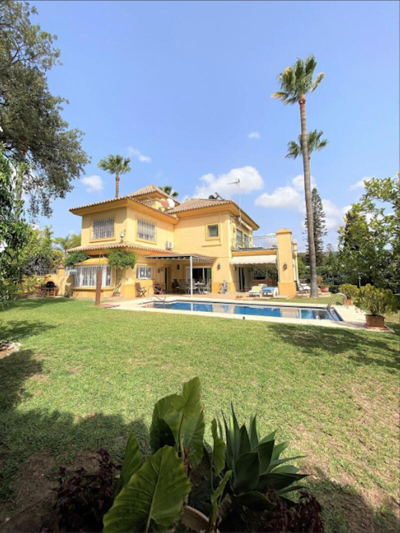 Villa en venta en El Rosario, Málaga