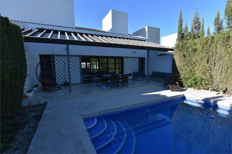 2 Cuarto Villa en venta