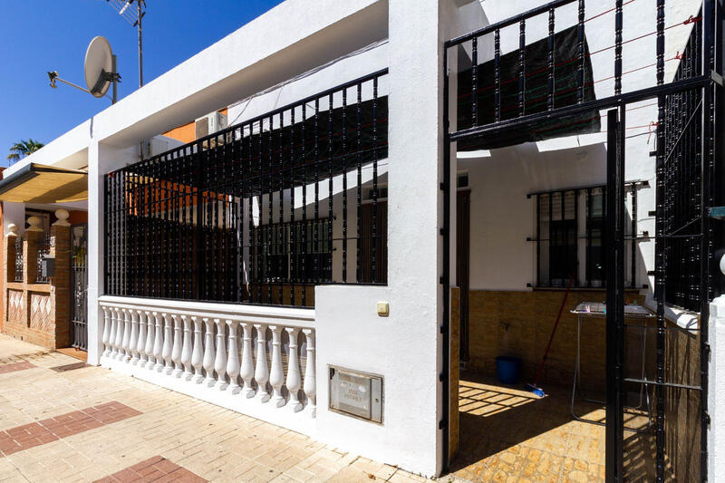 Apartment for sale in La Carihuela, Málaga