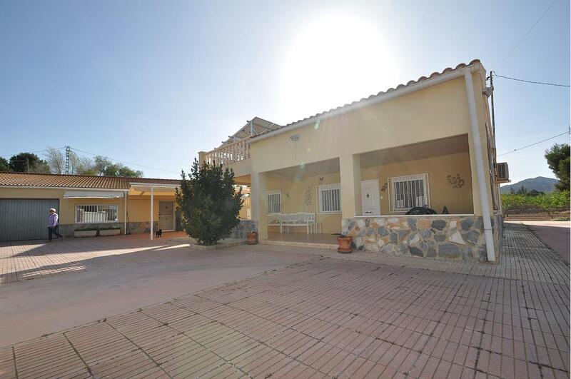 Villa til salg i Sax, Alicante