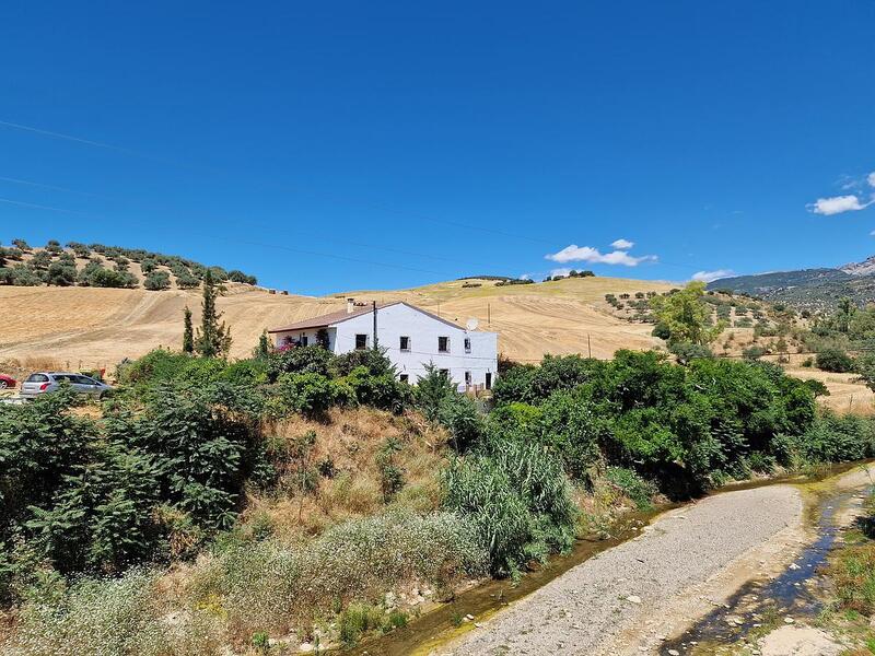 Villa zu verkaufen in Riogordo, Málaga