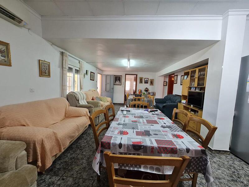 4 Cuarto Villa en venta