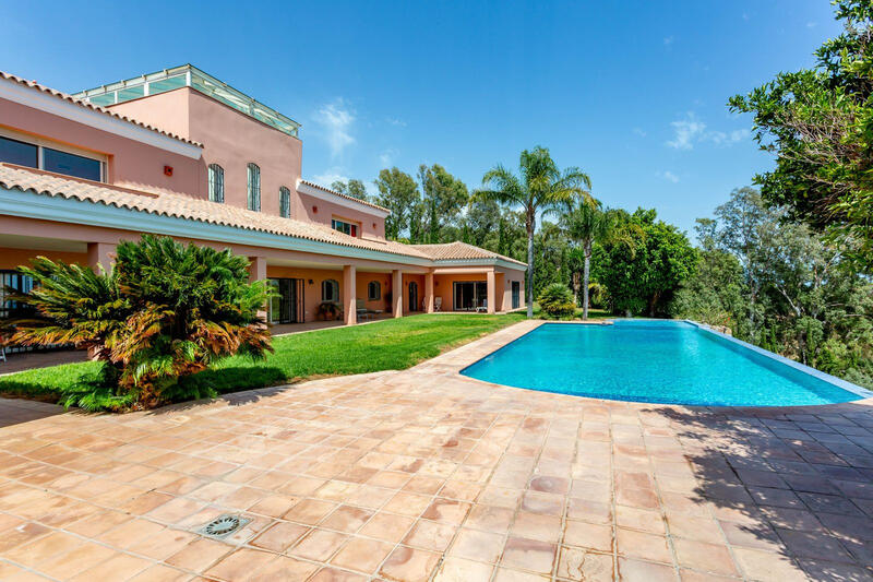 6 bedroom Villa for sale