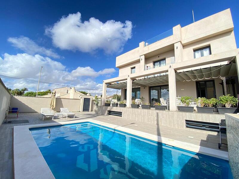 Villa til salgs i Los Alcazares, Murcia