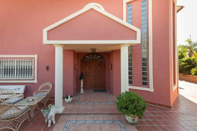 4 Cuarto Villa en venta