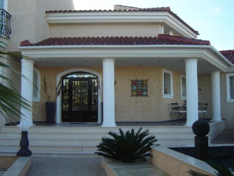 4 Cuarto Villa en venta