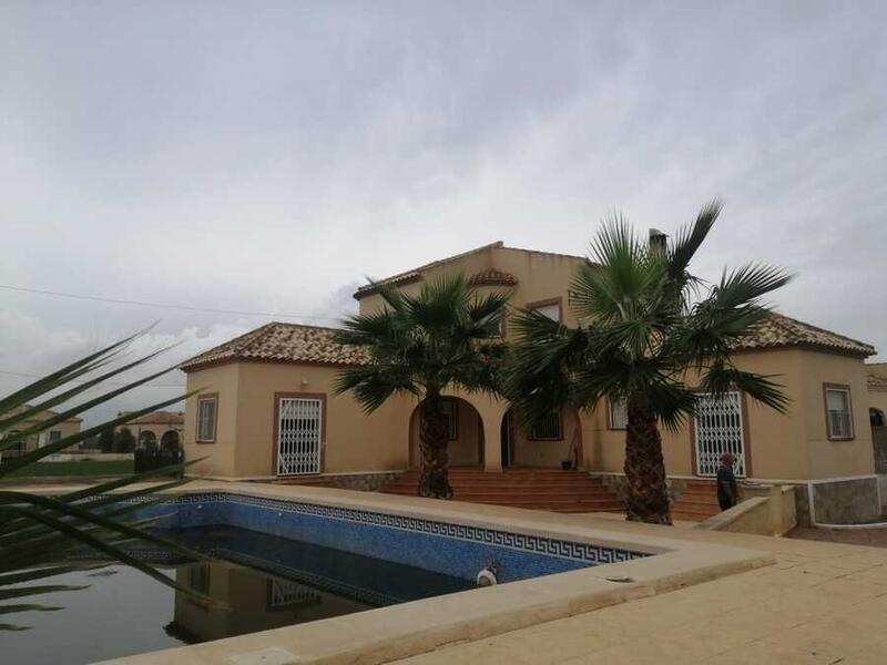 Villa en venta en Dolores, Alicante