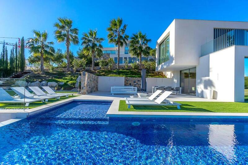 Villa à vendre dans Dehesa de Campoamor, Alicante