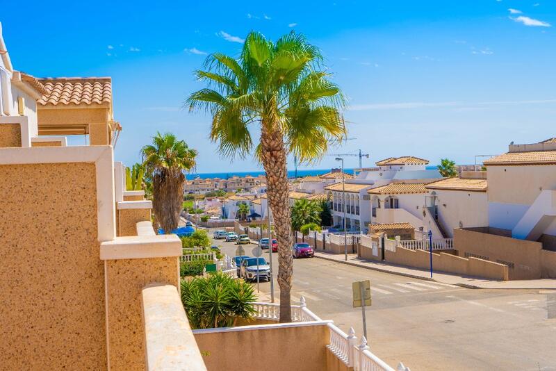 Townhouse for sale in Punta Prima, Alicante