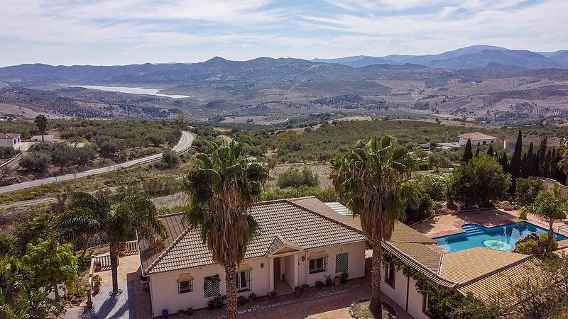 Villa Te koop in Periana, Málaga