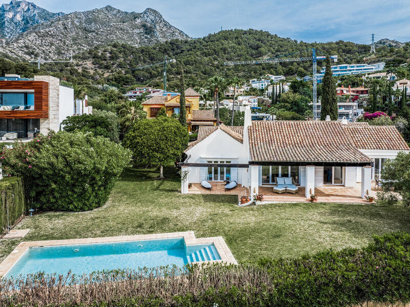 Villa en venta en Sierra Blanca, Málaga