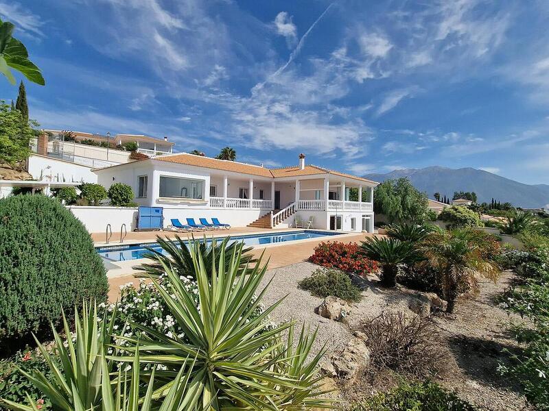 Villa for sale in Periana, Málaga