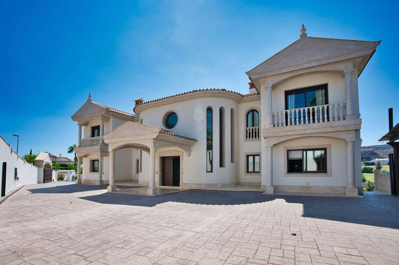 7 bedroom Villa for sale