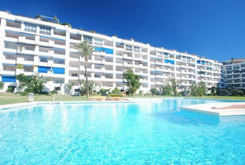 Apartamento en venta en Puerto Banus, Málaga