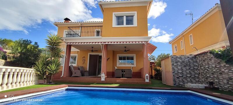 Villa for sale in Aspe, Alicante