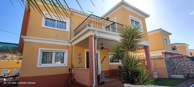 3 Cuarto Villa en venta