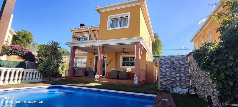 3 bedroom Villa for sale