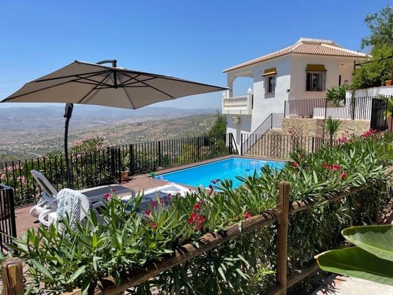 Villa for sale in Alcaucin, Málaga