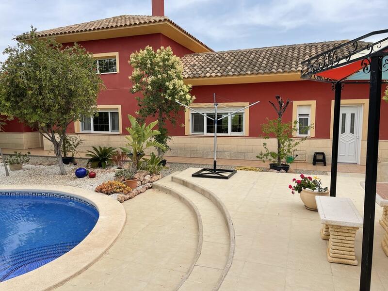 4 Cuarto Villa en venta