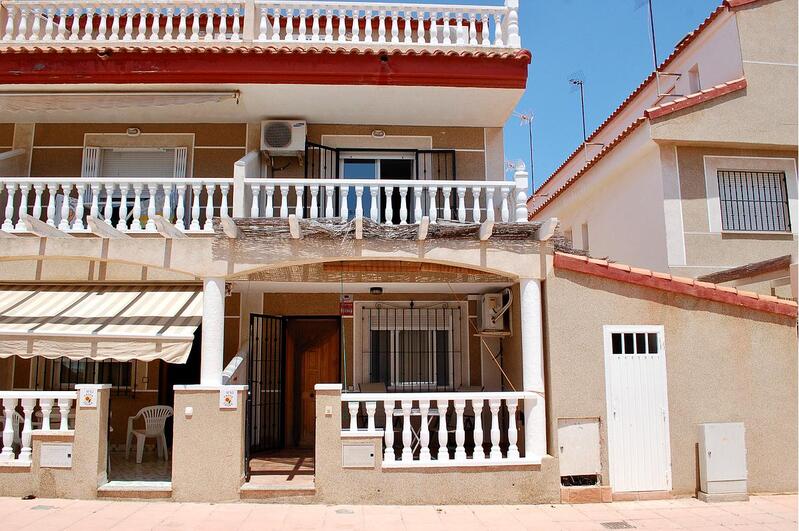 Maison de Ville à vendre dans Torre de la Horadada, Alicante