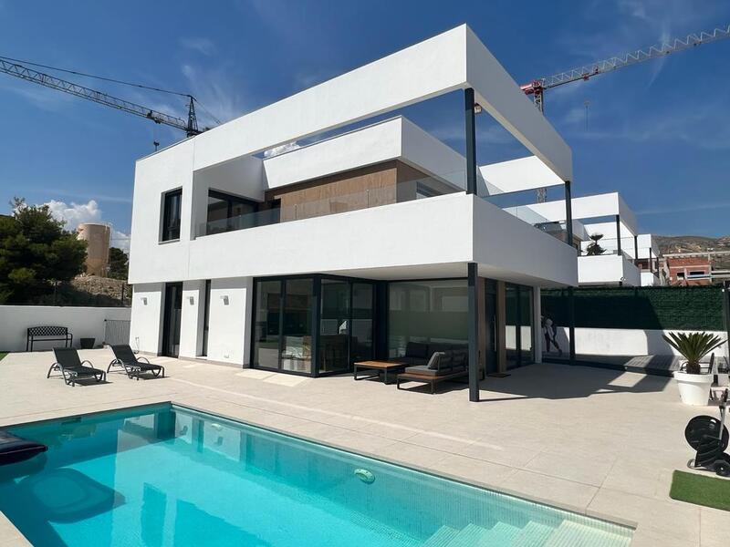 Villa en venta en Finestrat, Alicante