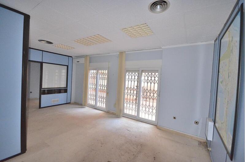 7 bedroom Apartment for sale