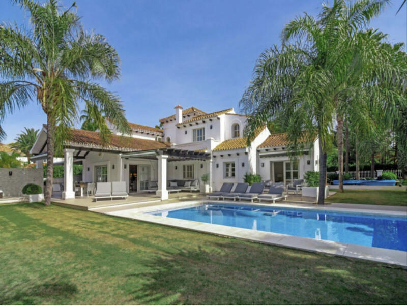 Villa til salg i Nueva Andalucia, Málaga