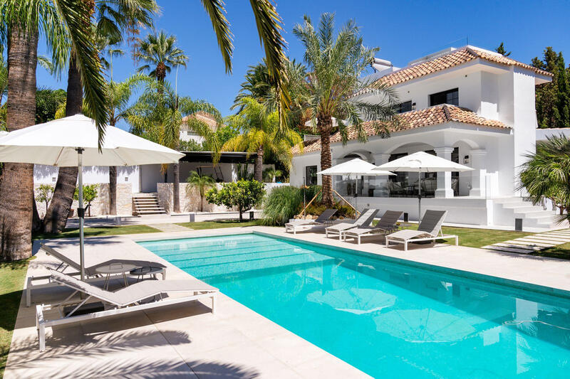 Villa à vendre dans Nueva Andalucia, Málaga