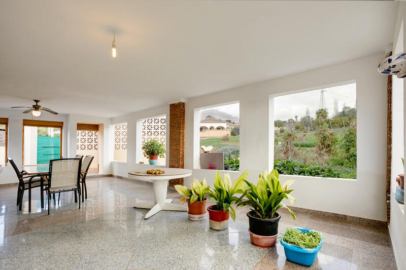 2 Cuarto Casa de Campo en venta